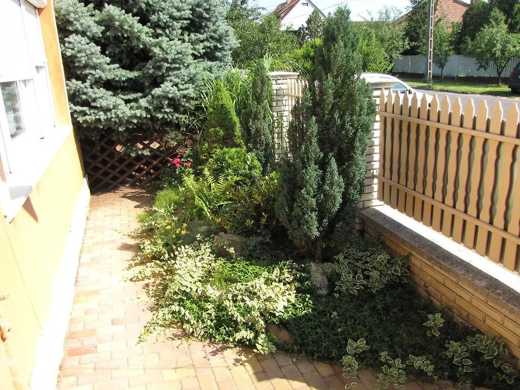 Oazis Apartmanhaz Hajduszoboszlo Hungary